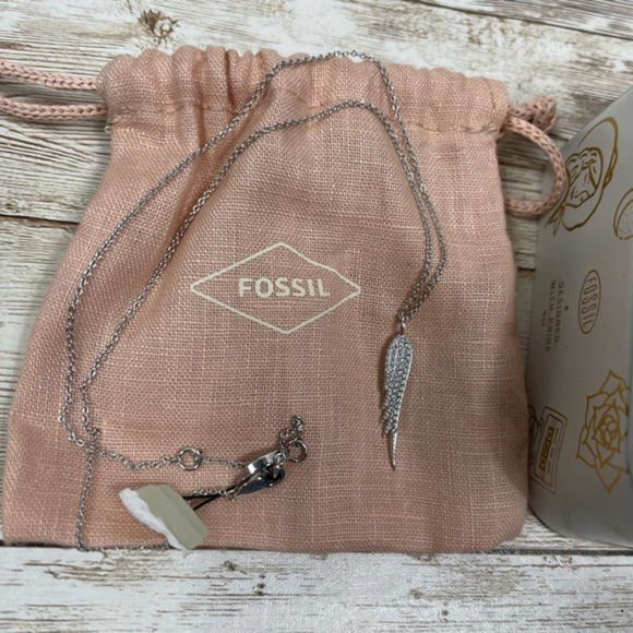 LADIES Fossil Sterling Silver Wing Necklace NEW - Picture 3 of 6